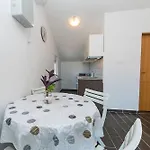Appartamento With Parking Space Podaca, Makarska - 11748 *